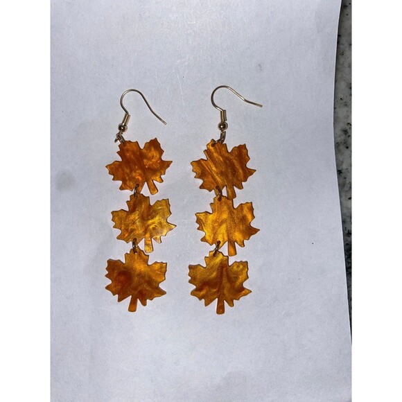 Earrings Fall Maple Leaf Autumn Dangle Drop Lightweight Thanksgiving Whimsical - Picture 1 of 5
